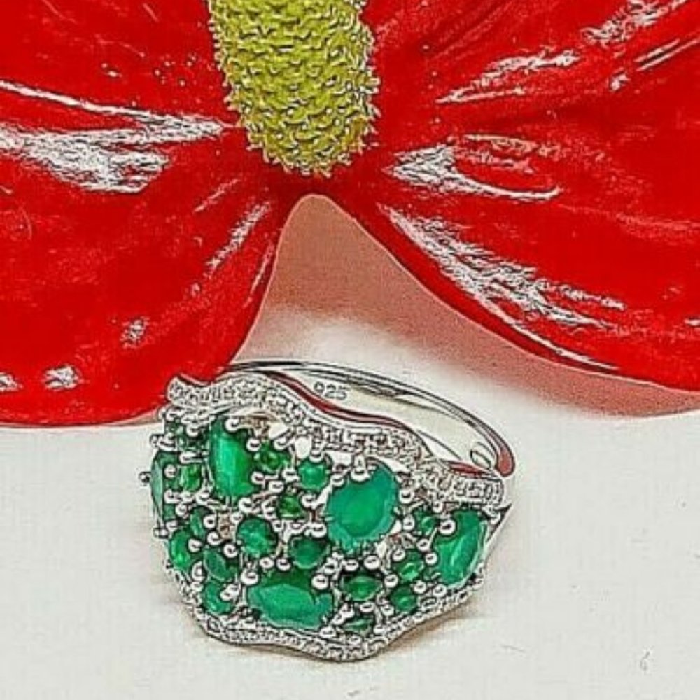 Beautiful Natural Green Agate 925 Sterling Silver Ring size 6